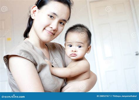 315,200+ Asian Mom Stock Photos, Pictures & Royalty